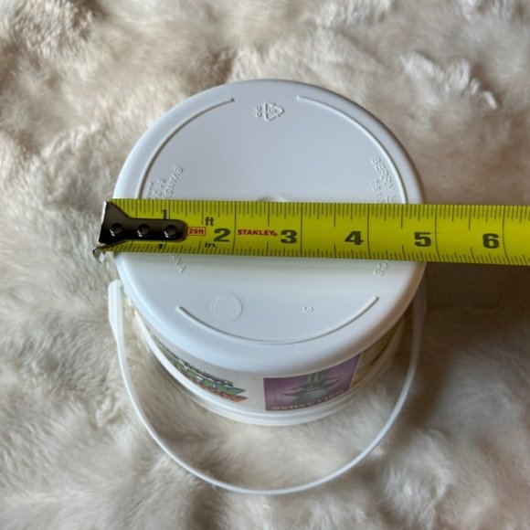 Dreamworks Monsters Versus Aliens 2009 Popcorn Bucket - Picture 8 of 11